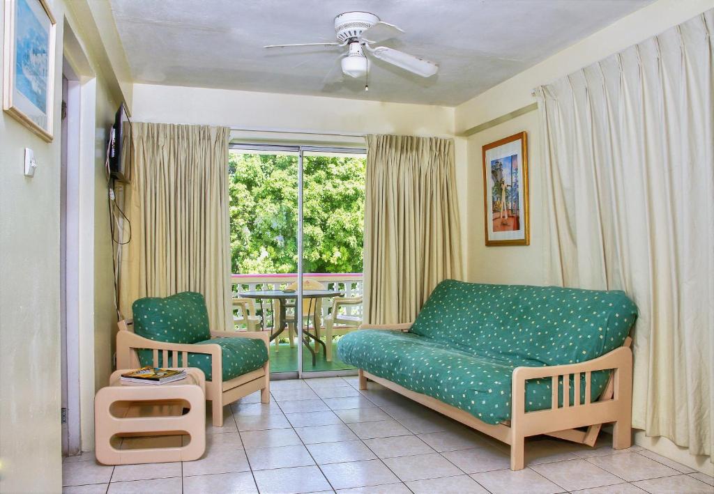 Melrose Beach Apartments